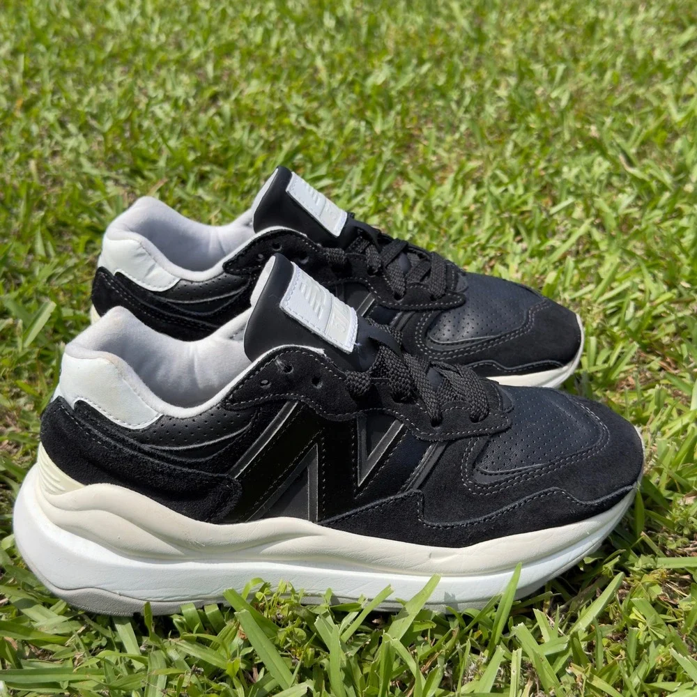 New Balance 57/40 Sneakers Black White Suede M5740SLB Men's Size 6 Women's 7.5-8